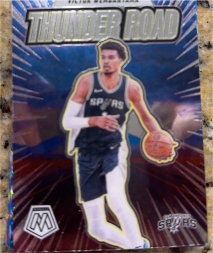 2024-25 Panini Mosaic #8 Victor Wembanyama Thunder Road — front