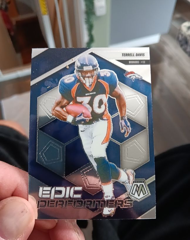 2025 Panini Mosaic #17 Terrell Davis Epic Performers — front