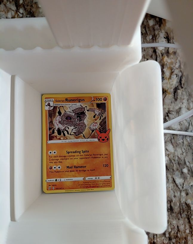 2021 Pokemon TCG Sword & Shield Battle Styles #103 Galarian Runerigus — front