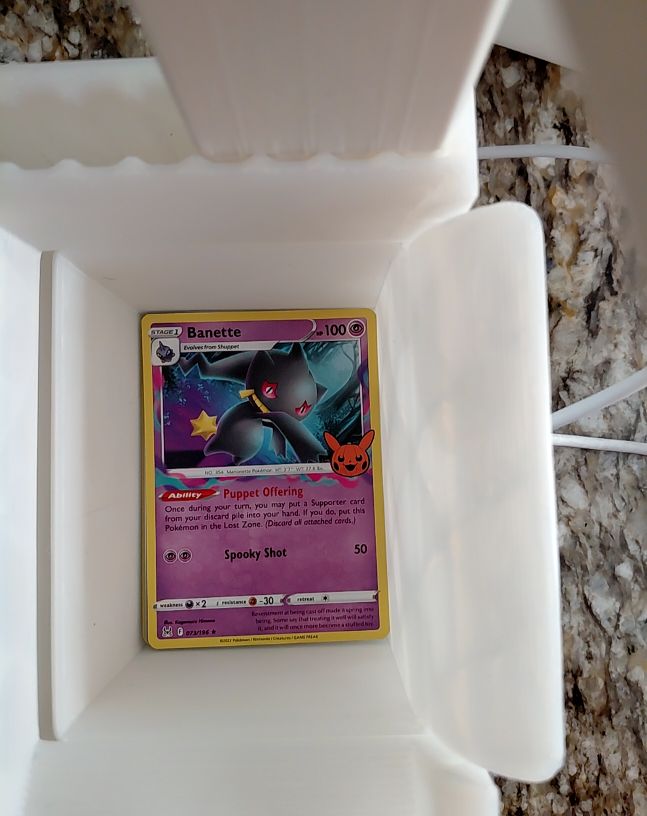 2022 Pokémon TCG Banette #073/196 — front