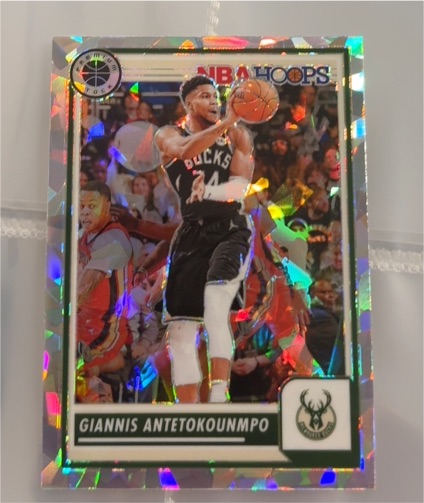 2023-24 Panini NBA Hoops Premium Stock #23 Giannis Antetokounmpo — front