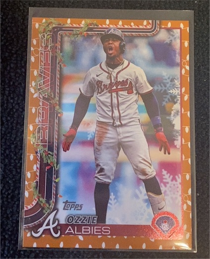 2025 Topps Holiday #H36 Ozzie Albies — front