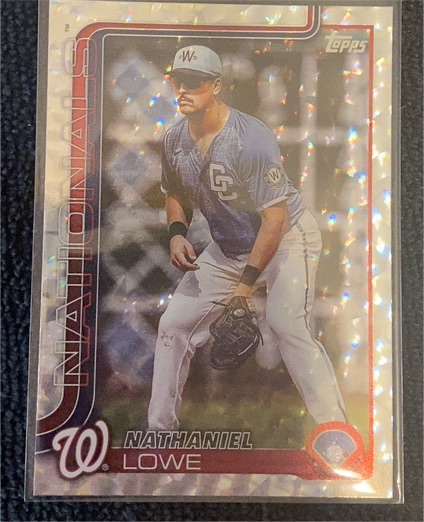 2025 Topps Update #US230 Nathaniel Lowe — front