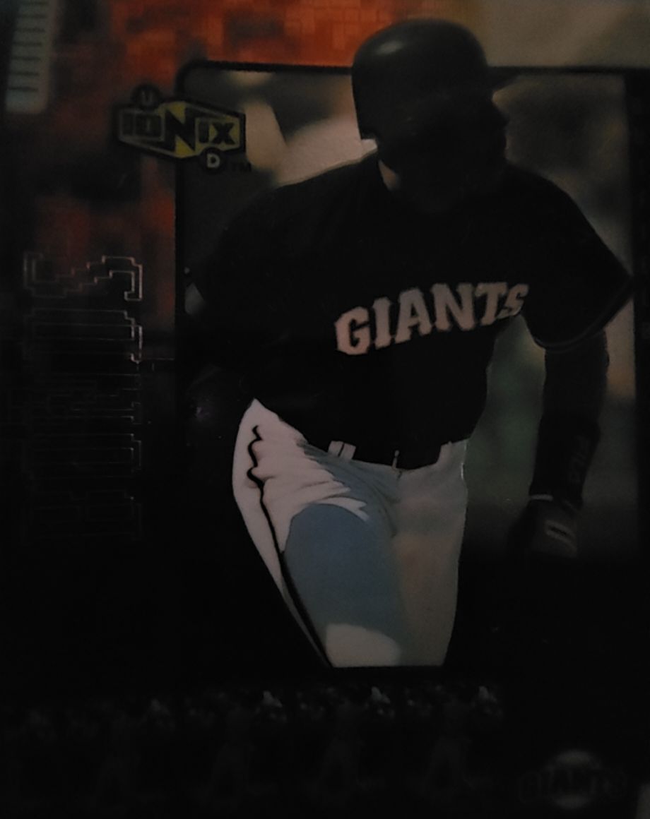 2000 UD Ionix #24 Barry Bonds — front