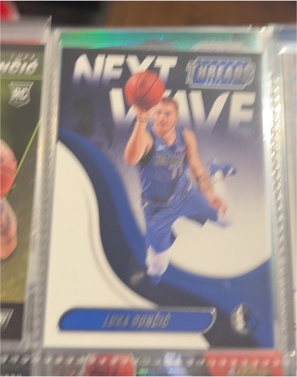 2018-19 Panini Threads #3 Luka Doncic Next Wave Rookie — front