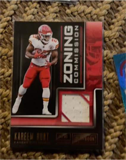2018 Panini Playbook #8 Kareem Hunt — front