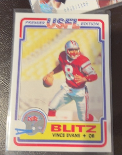 1984 Topps USFL #17 Vince Evans — front