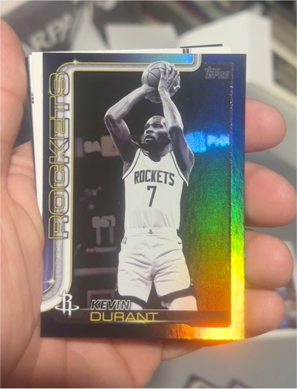 2025 Topps Basketball Blackout #157 Kevin Durant — front