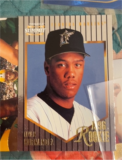 1996 Pinnacle Summit #172 Livan Hernandez — front