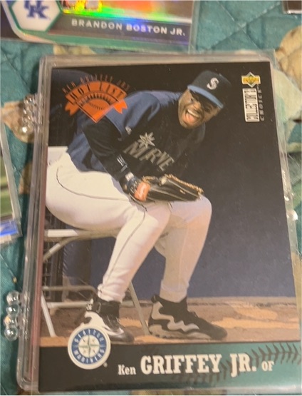 1997 Upper Deck Collector's Choice #334 Ken Griffey Jr. — front