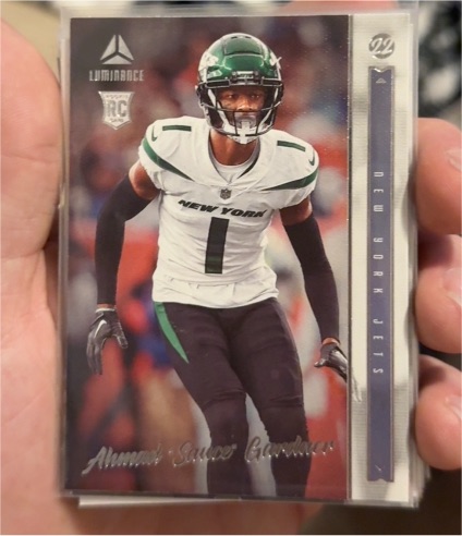2022 Panini Chronicles #208 Ahmad Sauce Gardner Luminance Update Rookies — front