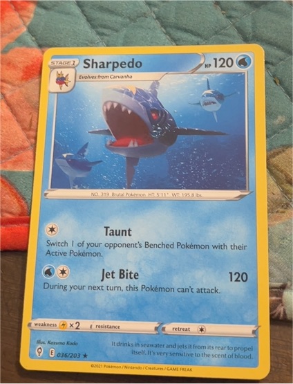 2021 Pokémon Evolving Skies #036 Sharpedo — front