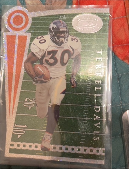 1999 Donruss Chain Reaction #CR-1 Terrell Davis — front