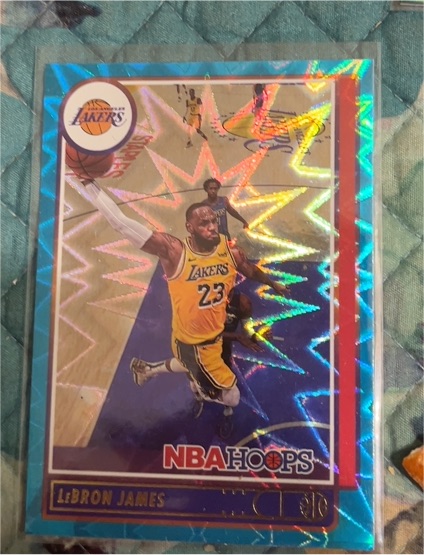 2021-22 Panini NBA Hoops #136 LeBron James — front