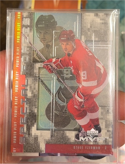 1998-99 Upper Deck MVP Special Forces #F07 Steve Yzerman — front