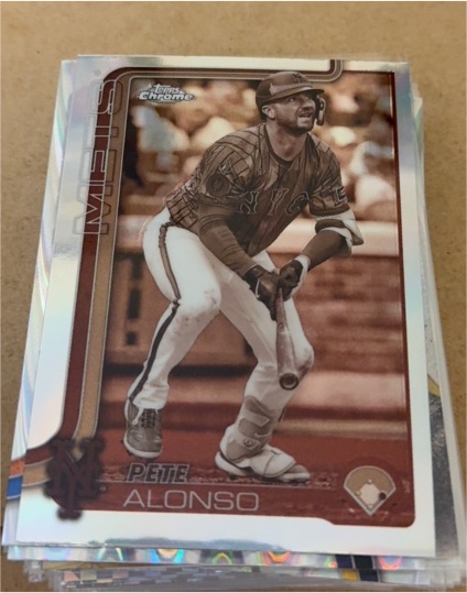2025 Topps Chrome #136 Pete Alonso — front