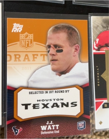 2011 Topps Rising Rookies #146 J.J. Watt — front