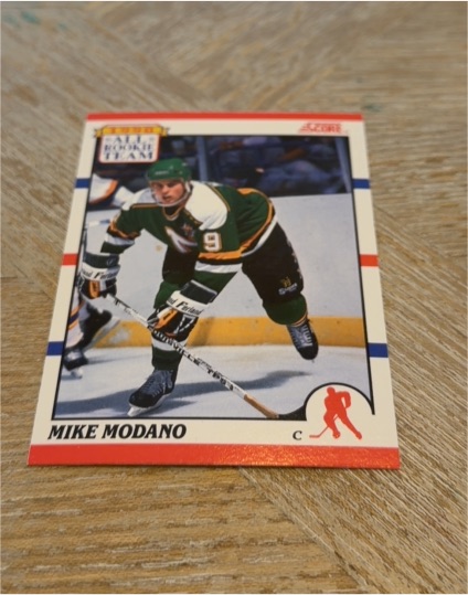 1990-91 Score #327 Mike Modano — front