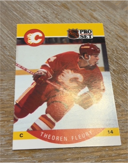 1990-91 Pro Set #33 Theoren Fleury — front