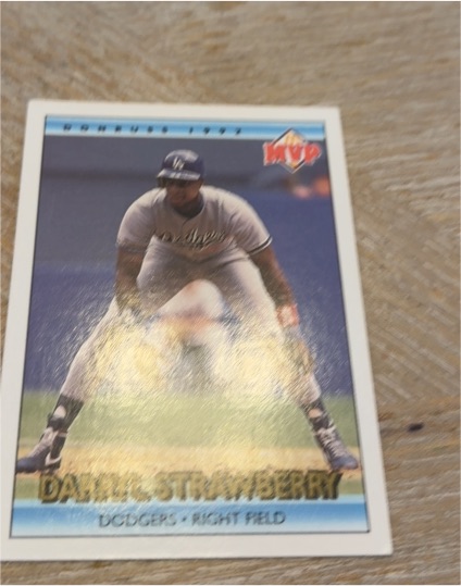 1992 Donruss #7 Darryl Strawberry — front