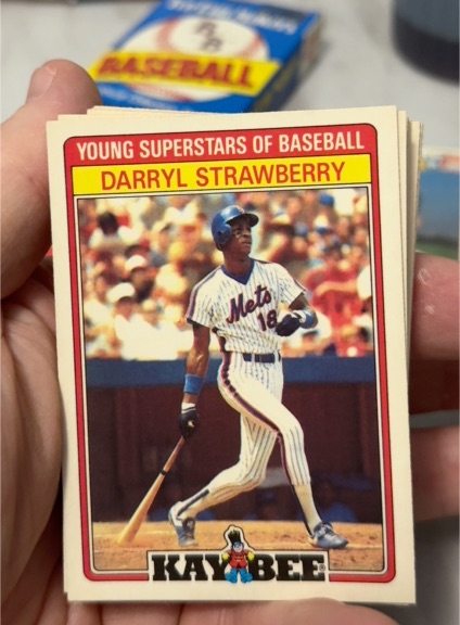 1986 Topps Kaybee Young Superstars of Baseball #31 Darryl Strawberry — front