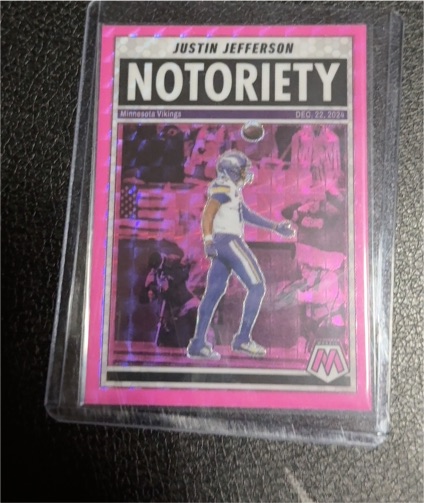 2025 Panini Mosaic #6 Justin Jefferson Notoriety Pink Fluorescent — front