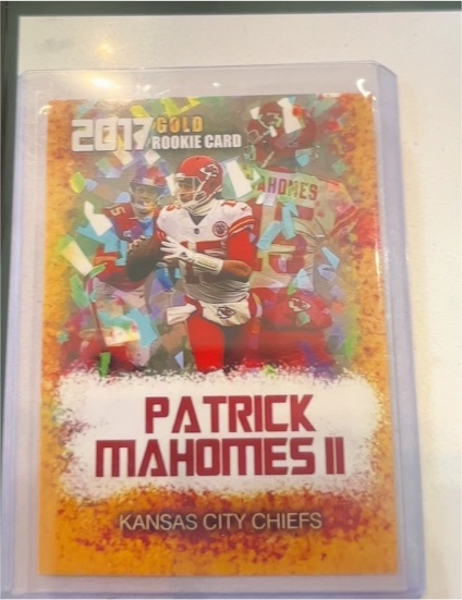2017 Gold Rookie Card Patrick Mahomes II — front