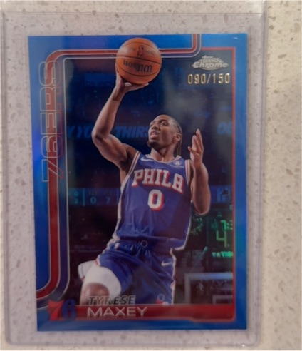 2025 Topps Chrome #090 Tyrese Maxey — front
