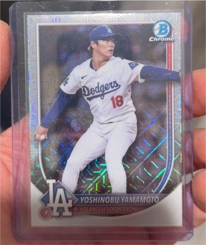 2025 Bowman Chrome #18 Yoshinobu Yamamoto — front