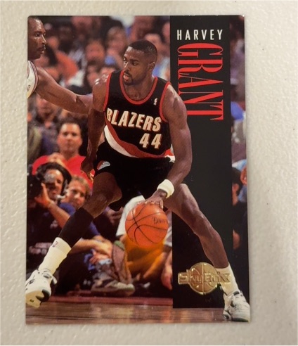1994-95 SkyBox Premium #135 Harvey Grant — front