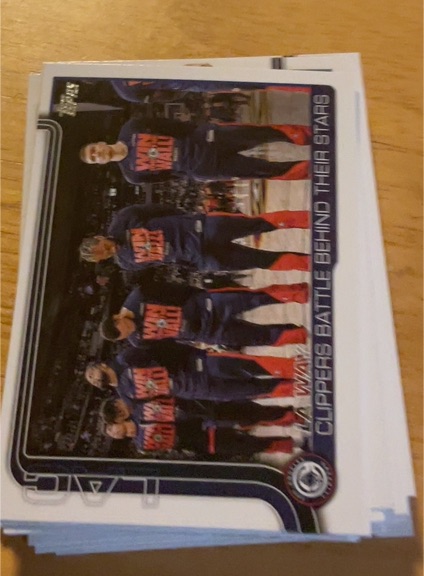 2025-26 Topps #292 LA Way: Clippers Battle Behind Their Stars — front