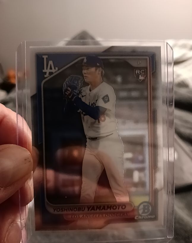 2024 Bowman Chrome #73 Yoshinobu Yamamoto — front