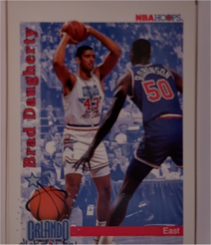 1992-93 Hoops #295 Brad Daugherty — front