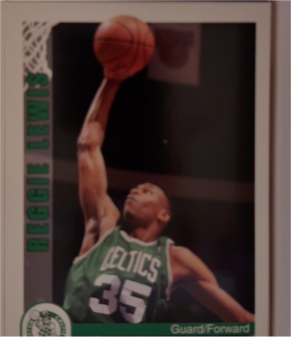 1992-93 NBA Hoops #15 Reggie Lewis — front