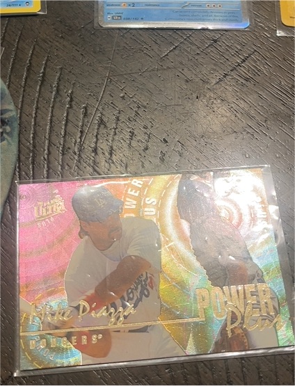 1996 Fleer Ultra Power Plus #6 Mike Piazza — front