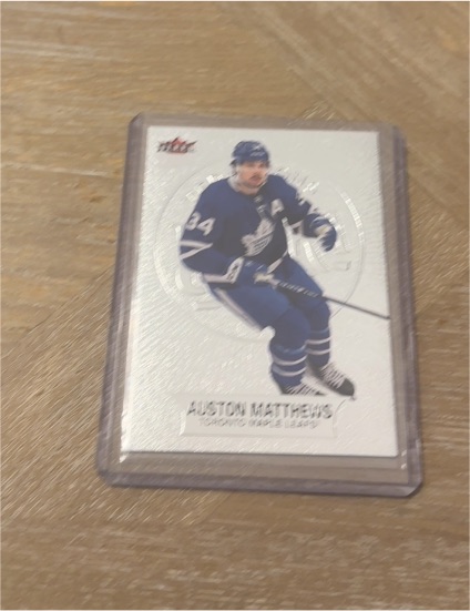 2016 Upper Deck Toronto Maple Leafs #1 Auston Matthews — front