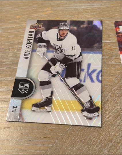2022 Upper Deck #11 Anze Kopitar — front