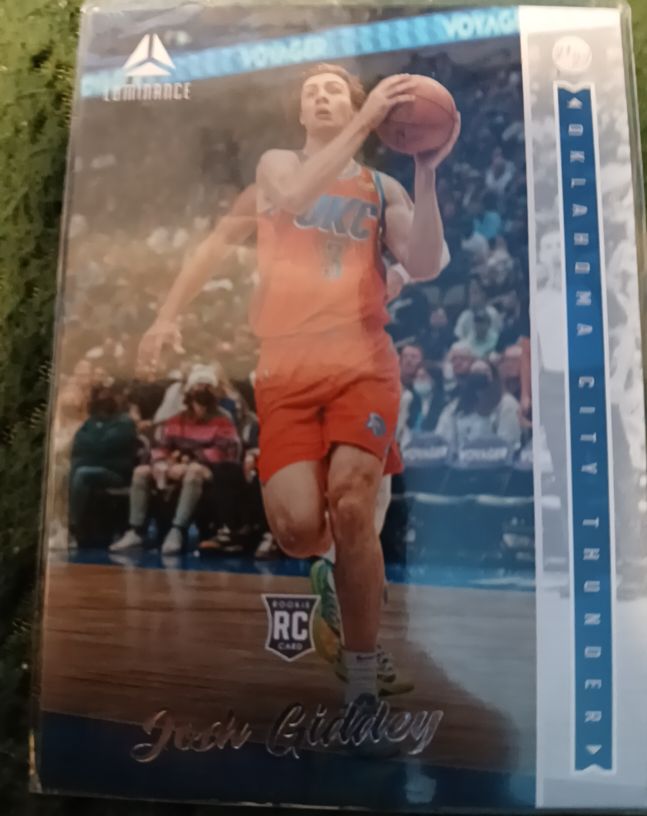 2021-22 Panini Chronicles Luminance #247 Josh Giddey — front