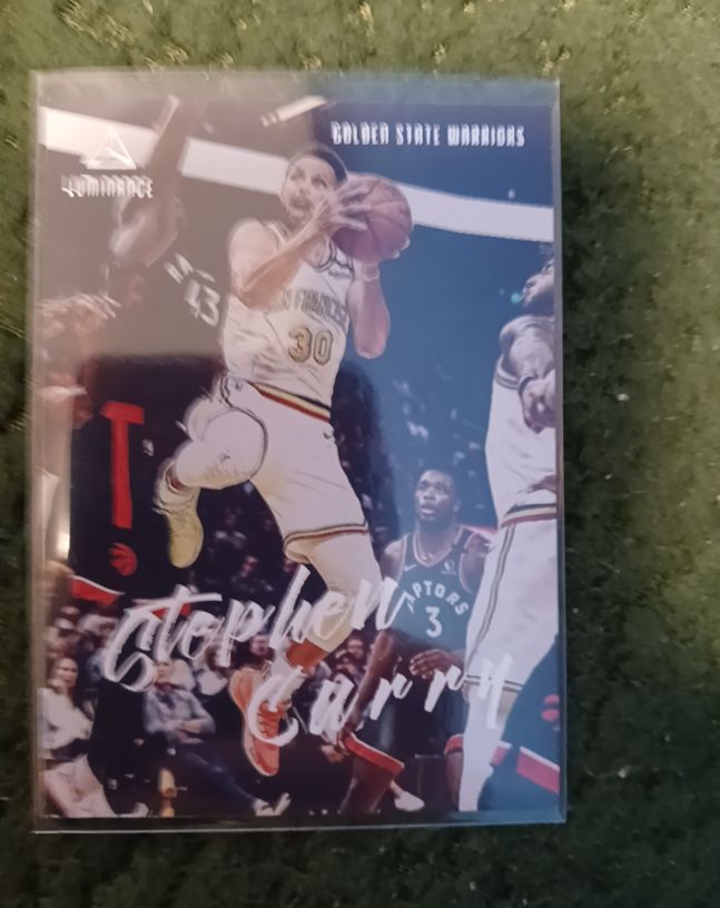 2019 Panini Chronicles Luminance #151 Stephen Curry — front