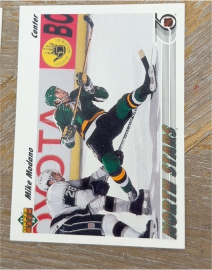 1991-92 Upper Deck #160 Mike Modano Minnesota North Stars — front