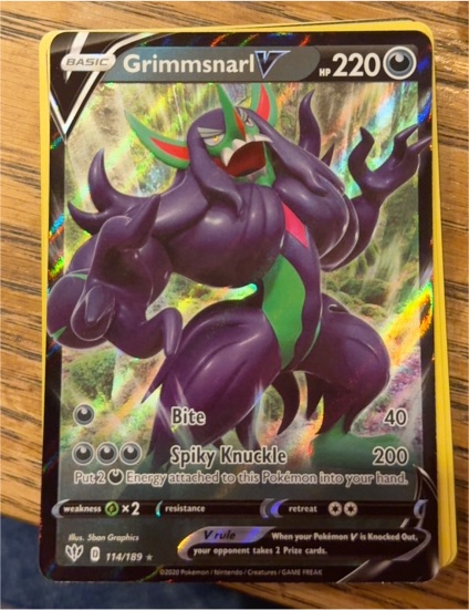 2020 Pokemon Sword & Shield Darkness Ablaze #114/189 Grimmsnarl V — front