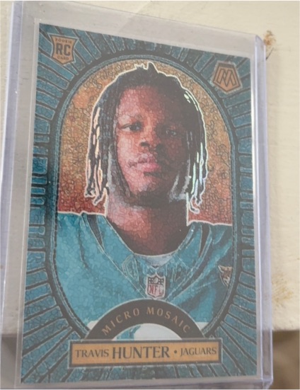 2025 Panini Mosaic #14 Travis Hunter — front