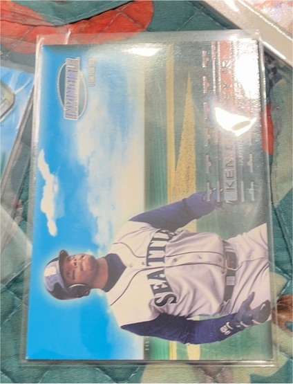 1999 Pacific Invincible Sandlot Heroes #18 Ken Griffey Jr. — front