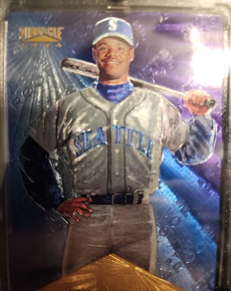 1996 Pinnacle #122 Ken Griffey Jr. — front