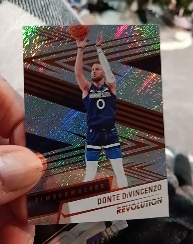 2024-25 Panini Revolution #59 Donte DiVincenzo — front