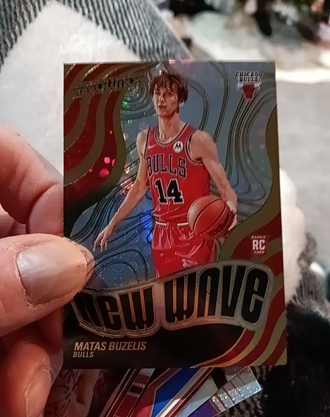 2024-25 Panini Revolution New Wave #Matas Buzelis — front