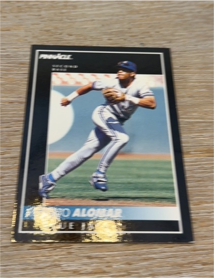 1992 Pinnacle #45 Roberto Alomar — front