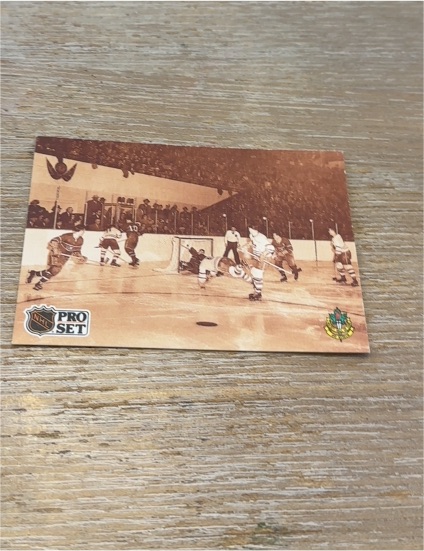 1991-92 Pro Set #334 The Modern Arena — front