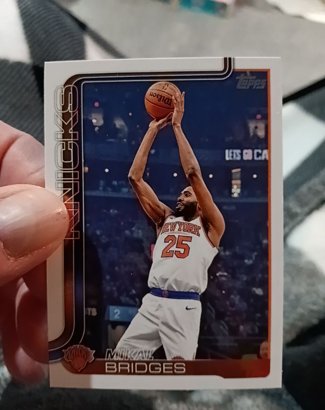 2025-26 Topps Basketball #18 Mikal Bridges — front