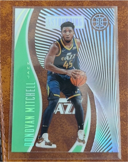 2019-20 Panini Illusions #6 Donovan Mitchell Astounding Emerald — front